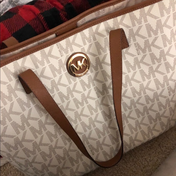 Michael Kors Tote purse - Picture 3 of 6